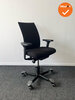 HAG bureaustoel H05 5600- Zwarte stoffering (achterkant rug gestoffeerd) - Zwart frame  