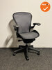 Herman Miller - Aeron - B - Grijze Mesh stoffering - zwart voetkruis 