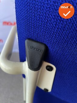 Vergaderstoel - Ahrend 460 - fel blauwe stoffering