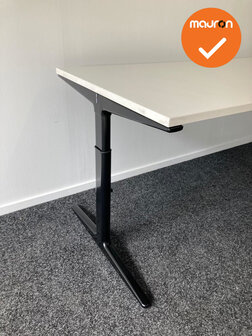 Ahrend Mehes handmatig verstelbaar bureau - 180x80cm - Nieuw blad naar keuze - Zwart onderstel