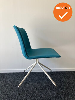Gispen NOMI - Designstoel - Afneembare stoffering - met een wit gecoat onderstel