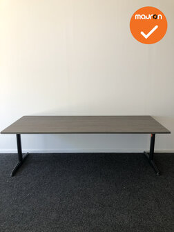 Ahrend 500 handmatig verstelbaar bureau - nieuw blad naar keuze - afmeting naar keuze - zwart onderstel