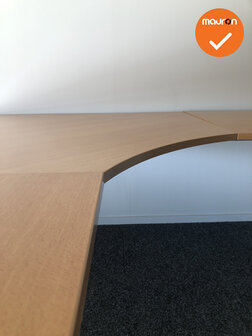 Ahrend hoekbureau -200x200 - Beuken - Melamine - Hoek naar keuze - Essa - Zilvergrijs onderstel