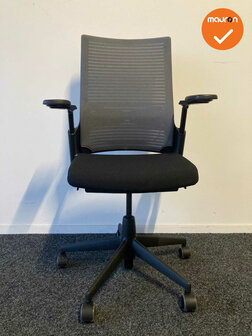 Ahrend 2020 bureaustoel  - refurbished - nieuwe stoffering - inclusief lendesteun - hoge rug - zwart voetkruis
