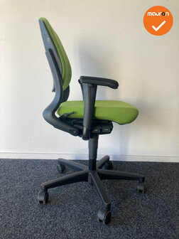 Ahrend 230 bureaustoel - refurbished - medium rug - lichtgroene stoffering - kleur voetkruis naar keuze