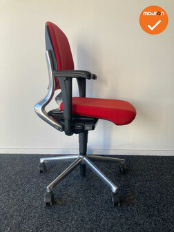 Ahrend 230 bureaustoel - refurbished - medium rug - rode stoffering - gepolijst aluminium voetkruis en rugbeugels