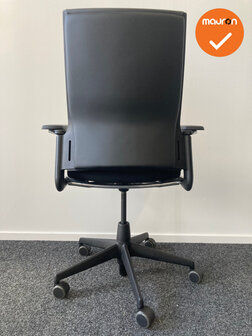 Ahrend 2020 bureaustoel  - refurbished - nieuwe zwarte stoffering - hoge lederen rug - zwart voetkruis - Zonder lendesteun