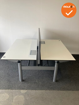 Ahrend 500 - duo electrisch verstelbaar bureau - Zit/Sta - 160x80cm - zilvergrijs onderstel - Wit trespa blad - inclusief akoes
