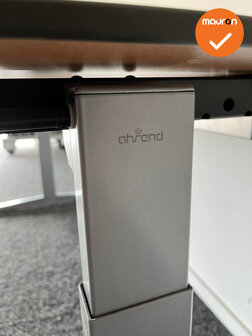 Ahrend Balance slingerverstelbaar bureau - met zilvergrijs onderstel - Trespa beuken blad