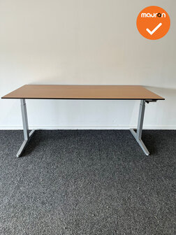 Ahrend Balance slingerverstelbaar bureau - met zilvergrijs onderstel - Trespa beuken blad - 160x80