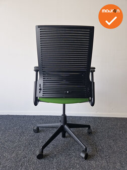 Ahrend 2020 bureaustoel - refurbished - Groene stoffering - inclusief lendesteun - hoge netweave rug - kunststof voetkruis - In