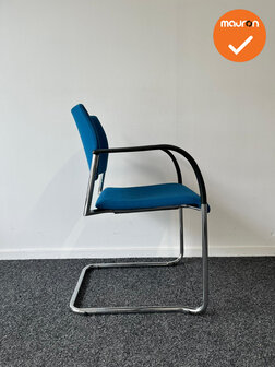 Vergaderstoel - EMO - Licht blauwe stoffering