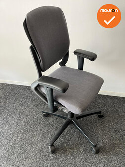 Ahrend 230 bureaustoel - refurbished - medium rug - antracietgrijze stoffering -  kleur voetkruis naar keuze