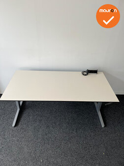 Ahrend Balance slingerverstelbaar bureau