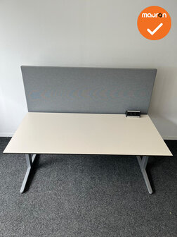 Ahrend Balance slingerverstelbaar bureau - met zilvergrijs onderstel