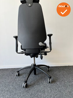 RH Logic 400 - Zwarte stoffering  - Zwart voetkruis - Met hoofdsteun 