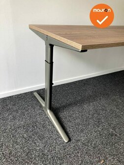 Ahrend Mehes handmatig verstelbaar bureau - nieuw blad in kleur naar keuze - afmetingen naar keuze - antracietgrijs onderstel