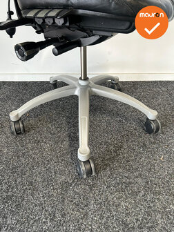 RH Logic 400 - Zwart Leer  - Met hoofdsteun - Inclusief lendepomp - Zilvergrijs voetkruis
