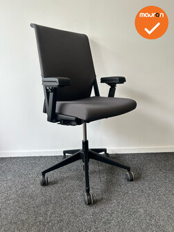 Haworth Comforto 59 - Antracietgrijs gestoffeerd - Zwart voetkruis