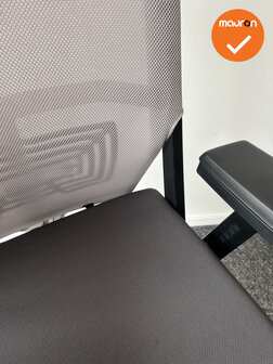 Haworth Comforto 59 - Grijs netweave en antracietgrijze zitting - Zwart voetkruis
