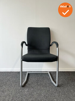 Ahrend 230 vergaderstoel - Zilvergrijs frame - Antracietgrijze stoffering