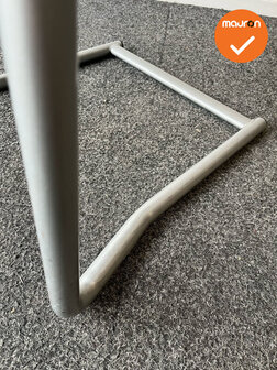 Ahrend 230 vergaderstoel - Zilvergrijs frame - Antracietgrijze stoffering