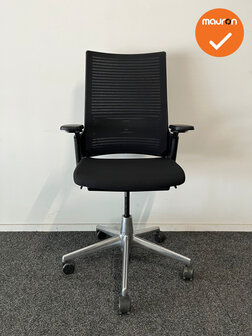 Ahrend 2020 - refurbished - hoge rug - hergestoffeerde zitting