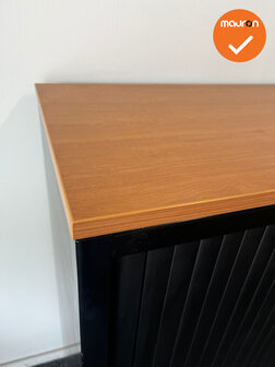 Roldeurkast - BASIC - 110x120x45cm - Zwart - kastanje topblad