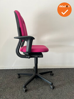 Ahrend 220 bureaustoel - 2D - bestaande roze stoffering - Zwart voetkruis