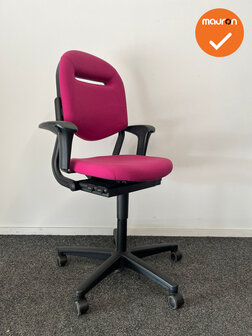 Ahrend 220 bureaustoel - 2D - bestaande roze stoffering - Zwart voetkruis