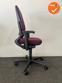 Ahrend 230 - Hoge rug  - Bordeaux rode stoffering - Zwart voetkruis