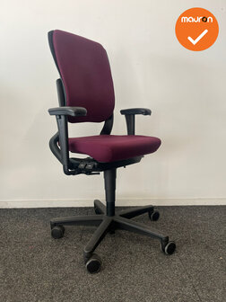 Ahrend 230 - Hoge rug  - Bordeaux rode stoffering - Zwart voetkruis