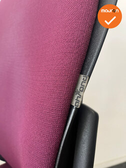 Ahrend 230 - Hoge rug  - Bordeaux rode stoffering - Zwart voetkruis