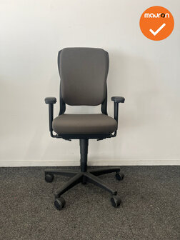 Ahrend 230 - Hoge rug  - Antracietgrijze stoffering - Zwart voetkruis