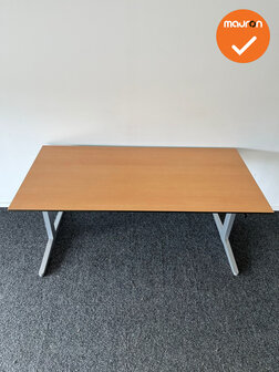 Ahrend Balance slingerverstelbaar bureau - met zilvergrijs onderstel - 160x80 - Kleur blad naar keuze