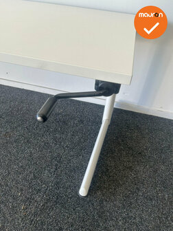 Ahrend 500 slingerverstelbaar bureau - nieuw blad naar keuze - afmetingen naar keuze - wit onderstel