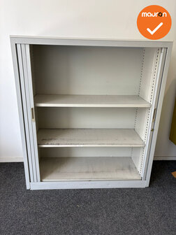 Roldeurkast - B Keuze - 135x120x47cm - Witgrijs met witgrijze metalen deuren - Zonder sleutel