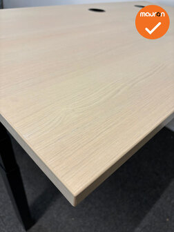 Vepa Presto Duo bureau - 140x80 - inclusief kabeldoorvoer en ingebouwd stekkerblok