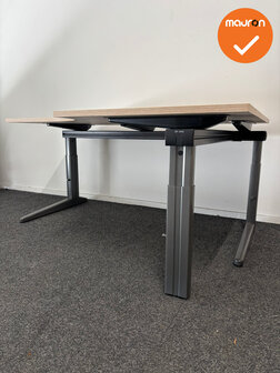 Ahrend Essa hoekbureau - Handmatig verstelbaar - 160x120cm - Bladkleur naar keuze - Antraciet onderstel 