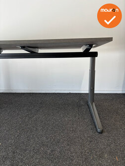Ahrend Essa handmatig verstelbaar bureau met vergaderstuk - nieuw blad naar keuze - 240x80cm - ⌀120cm - Antraciet onders