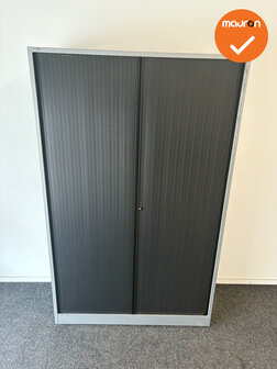 Roldeurkast - Ahrend - B Keuze - 195x120x45cm - Zilvergrijs met zwarte kunststof roldeuren 