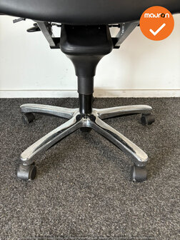 Haworth Comforto 77 - Zwarte leren bekleding - Chroom voetkruis - Kunstlederen Armpads