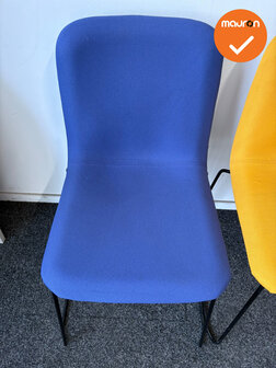 set van Lensvelt vergaderstoel - geel en blauw gestoffeerd - 2 stuks