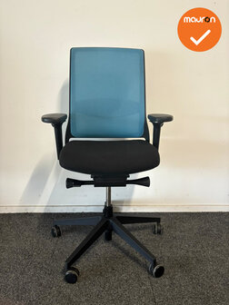 Gispen Zinn  - 4D Armleggers - Zwart gestoffeerde zitting met blauw netweave - zwart voetkruis