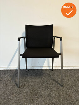 Giersberger vergaderstoel - Zwart bestaande stoffering met netweave rug