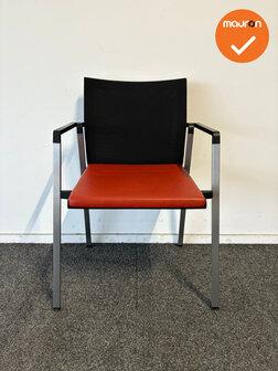 Giersberger vergaderstoel - Rood bestaand kunstleren zitting met netweave rug