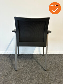 Giersberger vergaderstoel - Taupe bestaande stoffering met zwarte netweave rug
