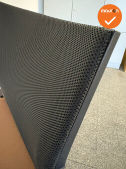 Giersberger vergaderstoel - Taupe bestaande stoffering met zwarte netweave rug