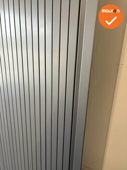 Roldeurkast Aspa  - Zilvergrijs - 195x120x47cm - Zilvergrijs met grijze metalen deuren