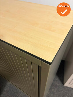 Aspa - Roldeurkast - 105x120x47 cm - Bronskleurig - Ahorn topblad
